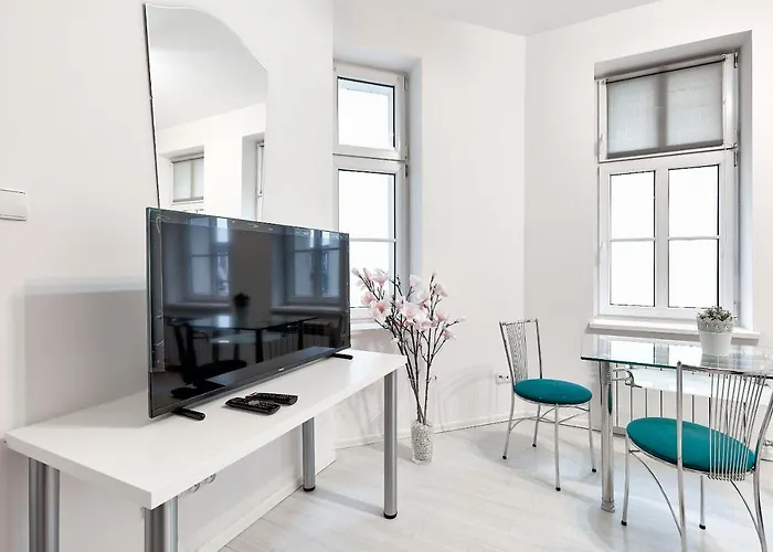 Warta River White By Bookinghost פוזנן